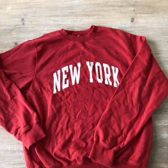 Brandy Melville Sweaters - Brandy Melville Crewneck